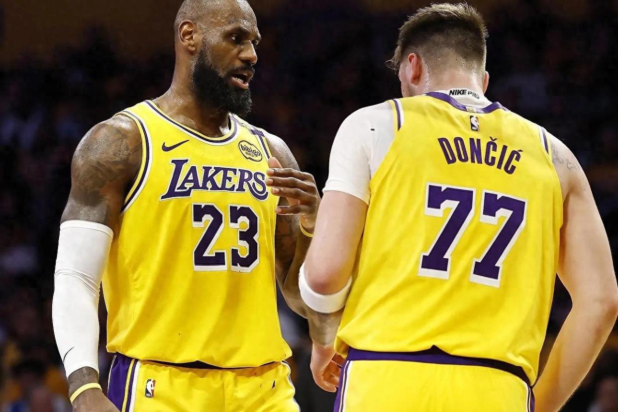 夏洛特黄蜂止住颓势备战英超里昂内部会议纪要流出——清晨调整名单，风云突变奥兰多魔术今晨内部沟通看傻球迷