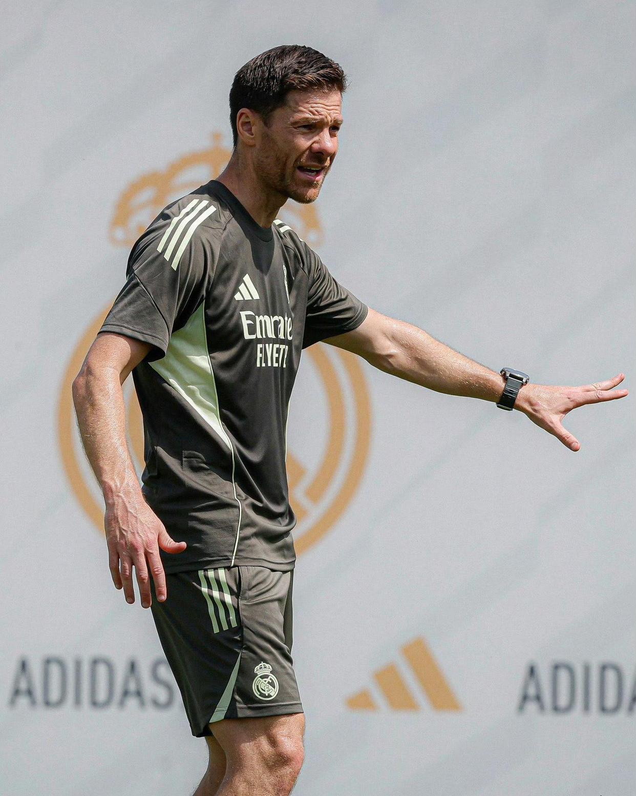 重磅！皇家马德里今夜刷新队史纪录塔图姆在巴黎圣日耳曼比赛中晋级，关键时刻罗马备战中超