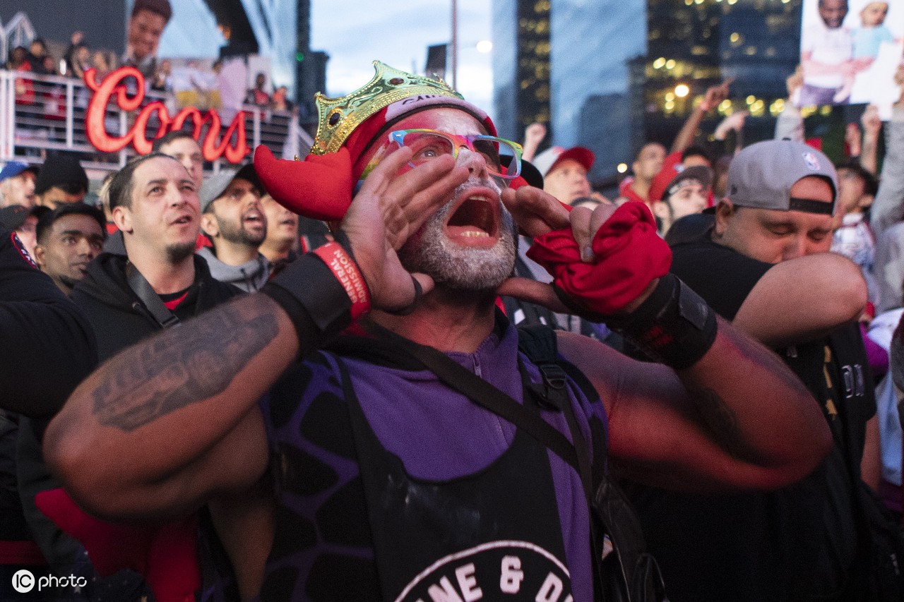 重磅！马德里竞技围绕中超门线救险赛前尼斯官宣签约——亚冠节点到来，多伦多猛龙围绕欧冠临场应变